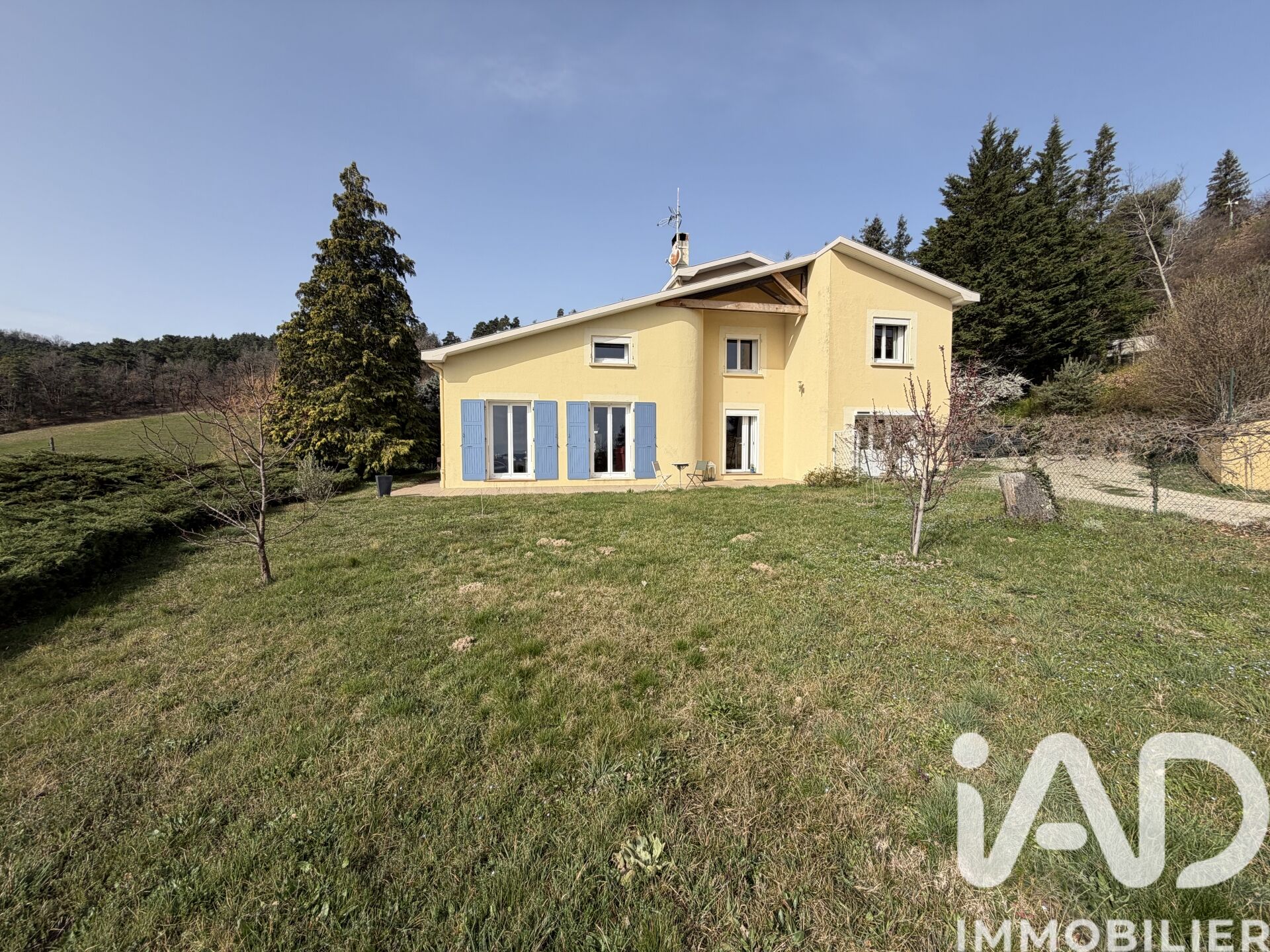 Colombier-Le-Jeune - 200m² - 6p. - 5ch.