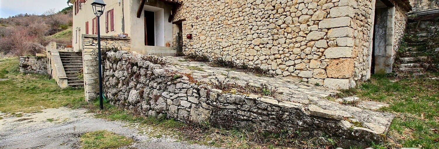 Maison 6 Pièces 238 m² à vendre à Barret-de-Lioure (26570)