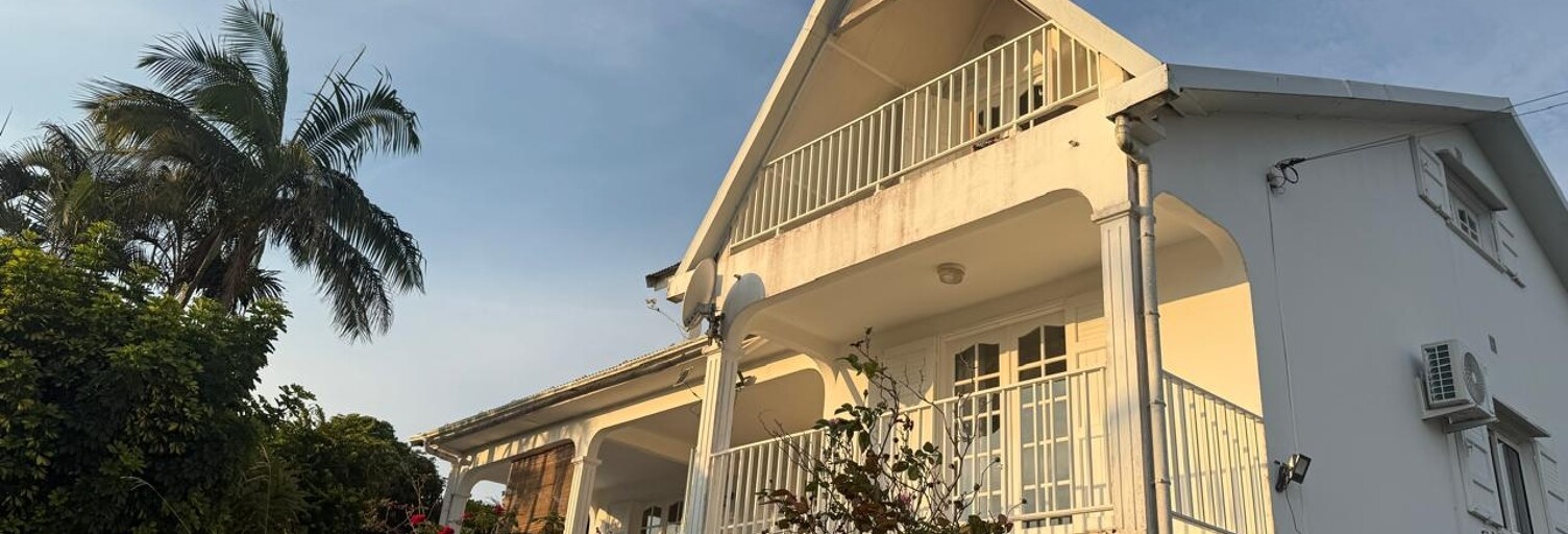 Maison 6 Pièces 160 m² à louer à Saint-Pierre (97410)