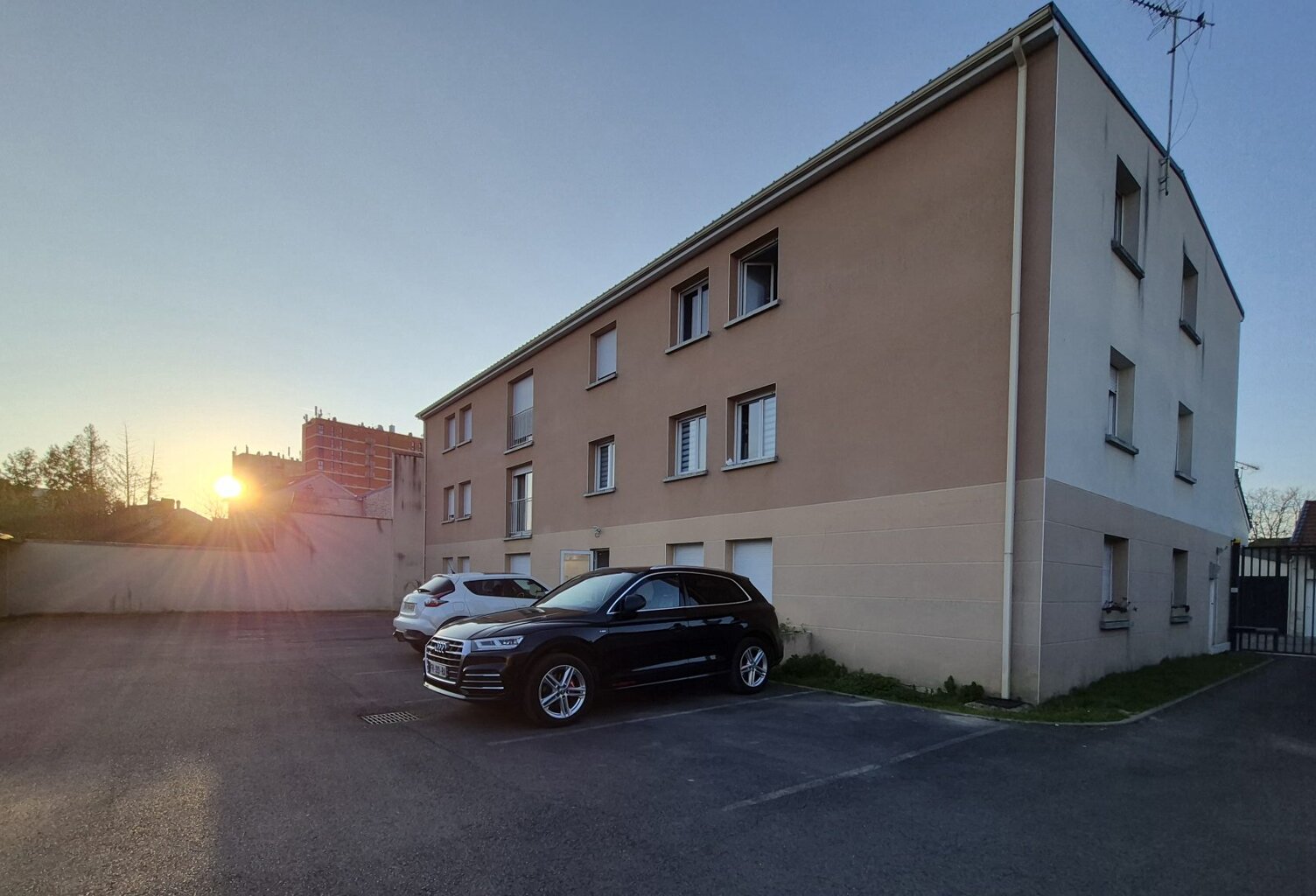 Parking sécurisé — photo 1