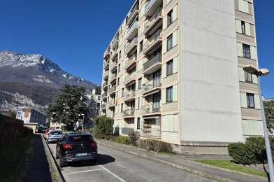 Appartement 4 pièces 90000 €