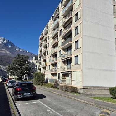 Appartement 4 pièces 90000 €