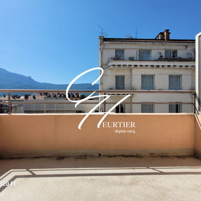 Appartement 2 pièces 710 €