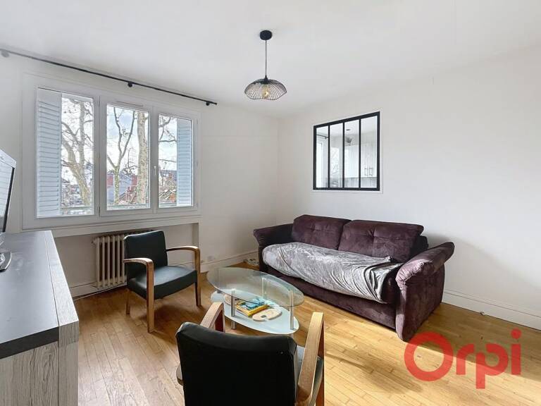 Appartement À Vendre - Vichy centre ville - Ascenseur - — photo 1