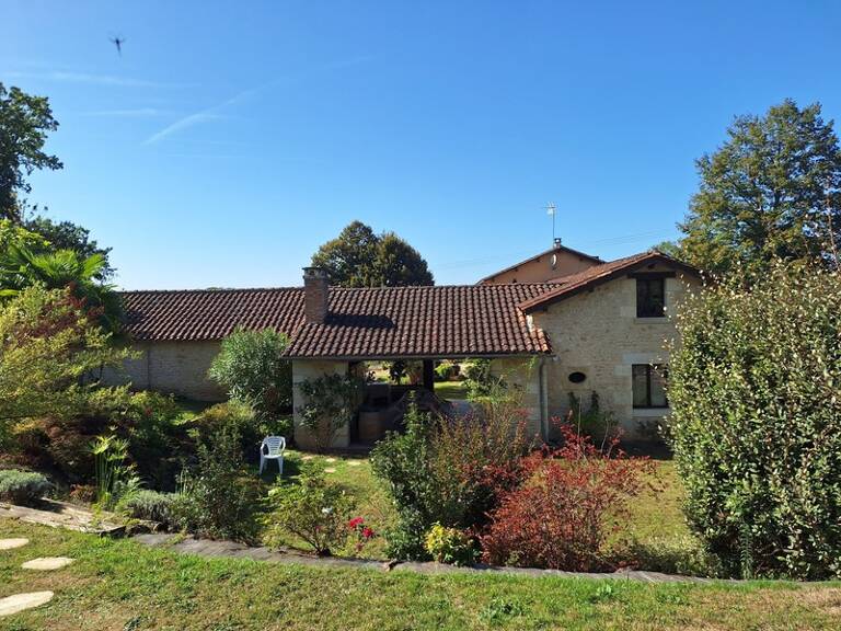 Bel ensemble immobilier avec 1 gite ou maison d'amis, piscine, au calme et sans vis à vis — photo 1