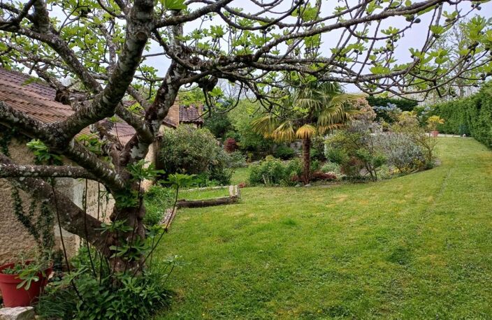 Bel ensemble immobilier avec 1 gite ou maison d'amis, piscine, au calme et sans vis à vis — photo 5