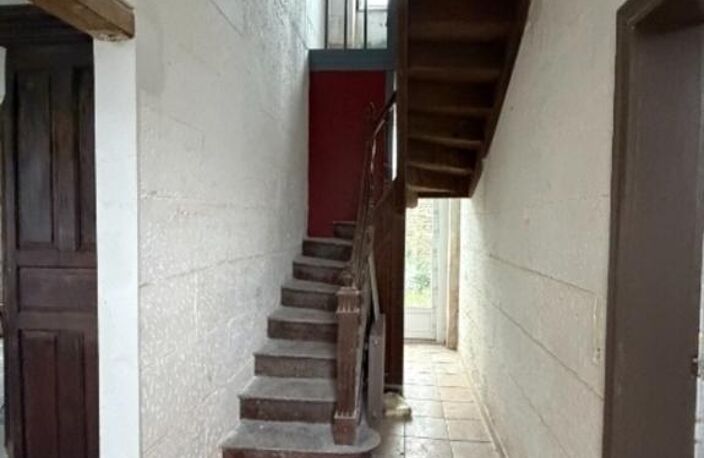Agris. Maison de 300 m² à finir de rénover — photo 2