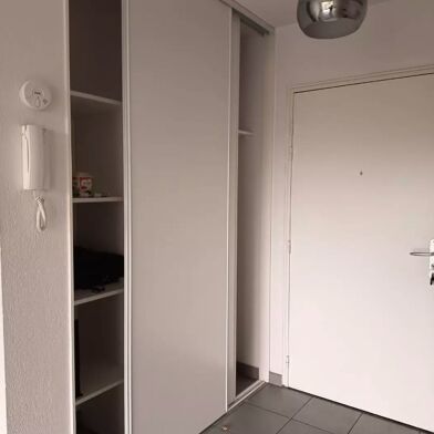 Appartement 2 pièces 817 €