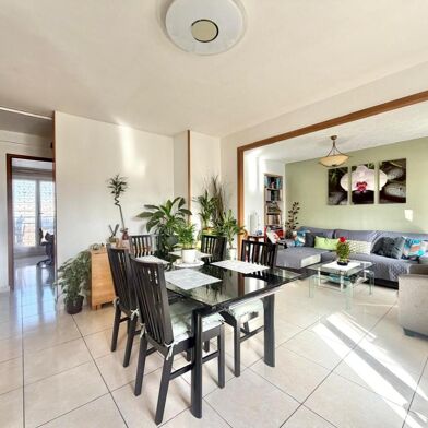 Appartement 4 pièces 160000 €