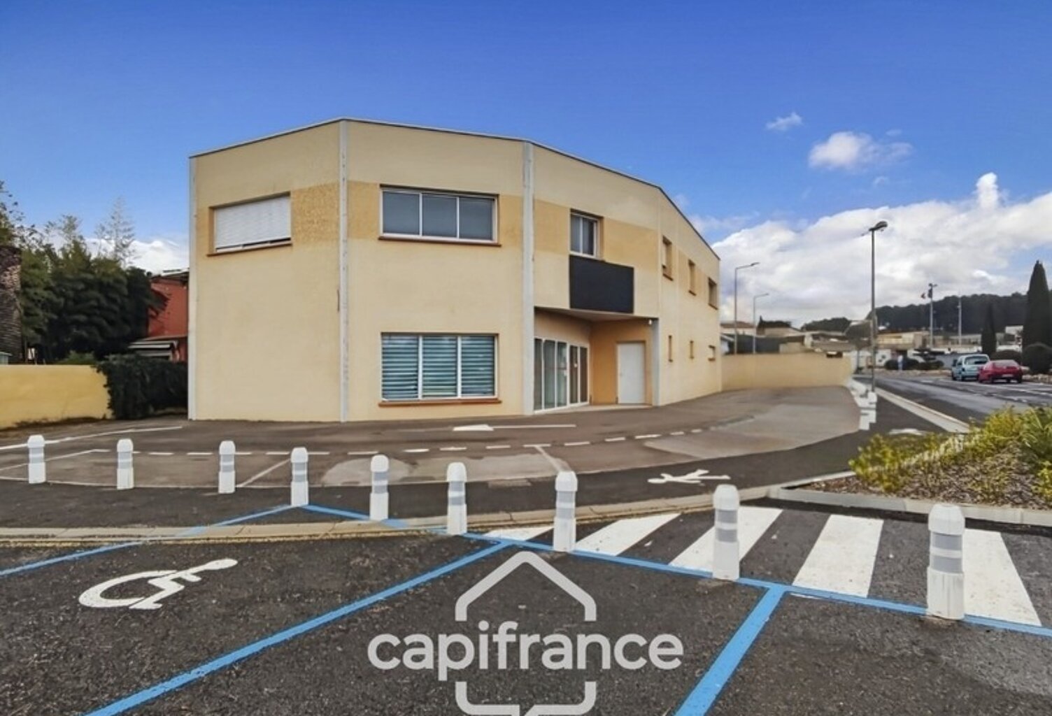 LOCAL COMMERCIAL - LOCAL PROFESSIONNEL - A LOUER SAINT CYPRIEN (66) — photo 1