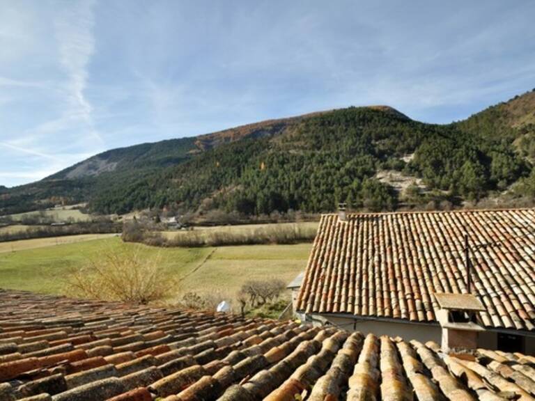 Dpt Alpes de Haute Provence (04), à vendre proche Saint André les Alpes Maison de village rénovée 3 pièces et cave — photo 1