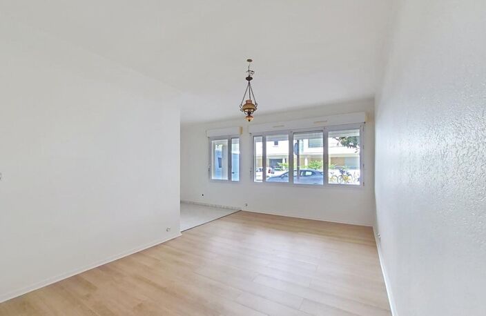 Appartement À Vendre — photo 2