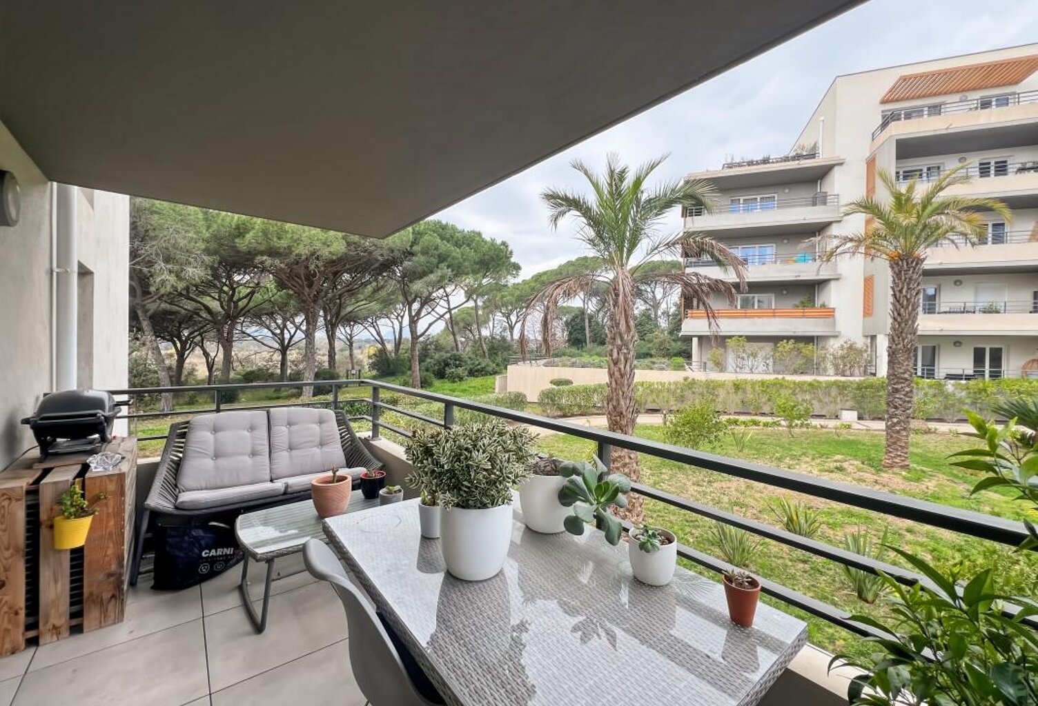 Appartement de 3 pièces avec garage et place de parking à Fréjus — photo 1