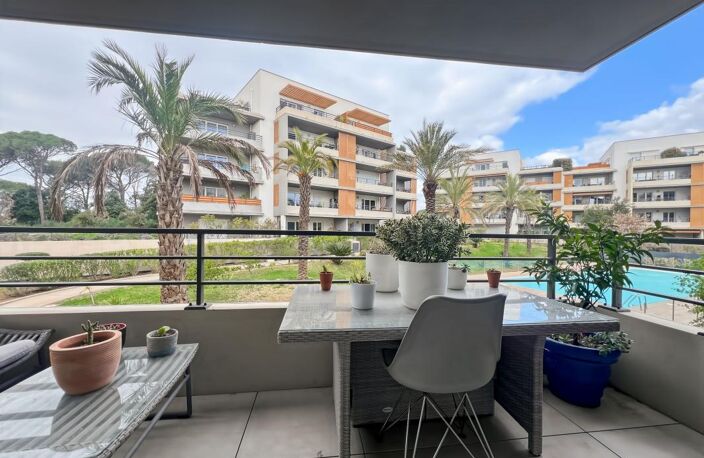 Appartement de 3 pièces avec garage et place de parking à Fréjus — photo 2