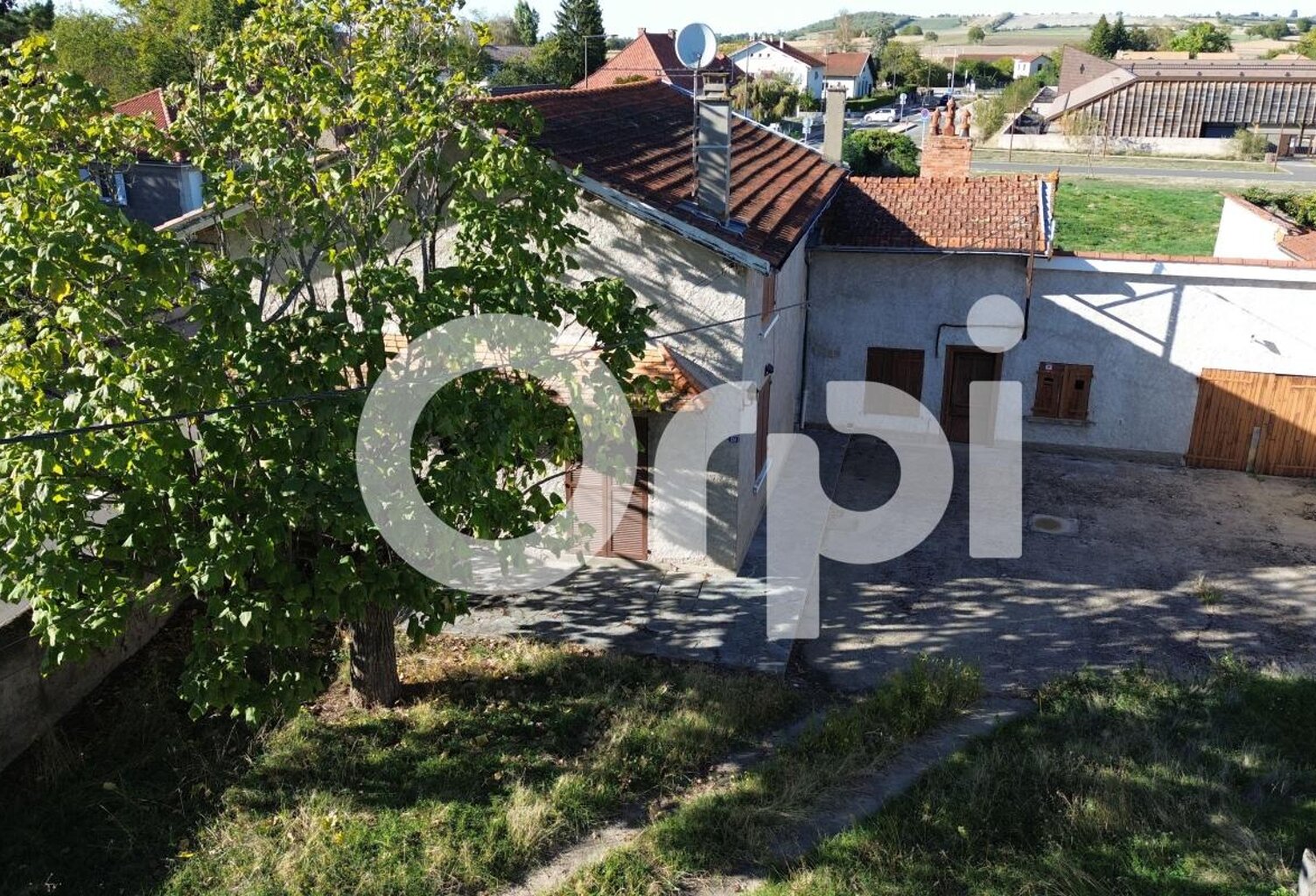 Réf 351 Maison avec jardin et dépendances — photo 1