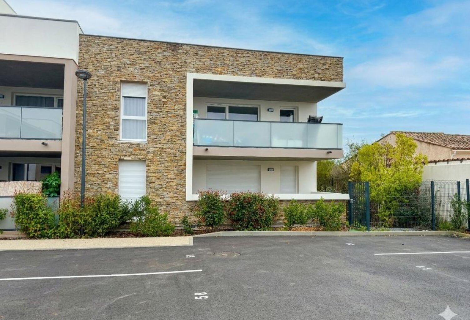 Appartement À Vendre — photo 1