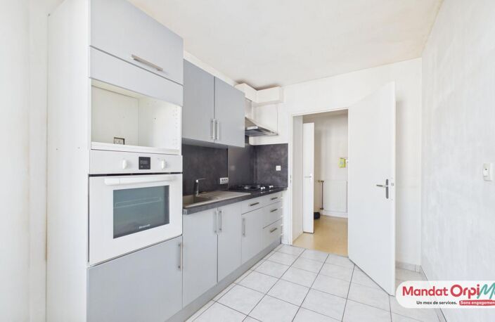 Appartement À Vendre avec box en sous sol — photo 2