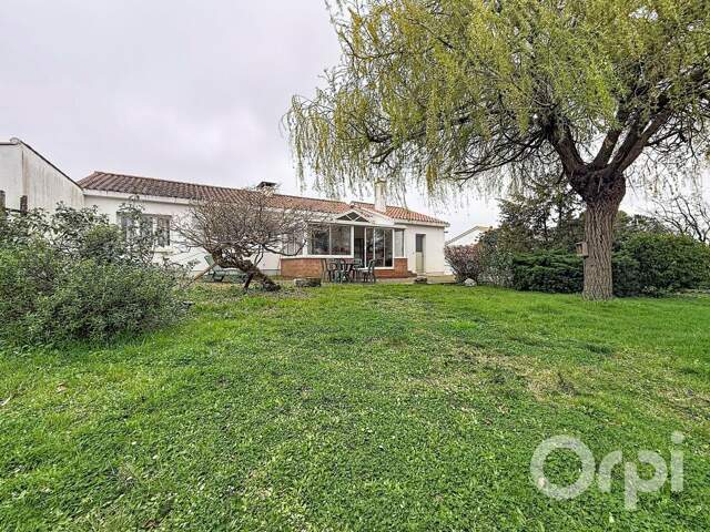 Maison À Vendre — photo du bien