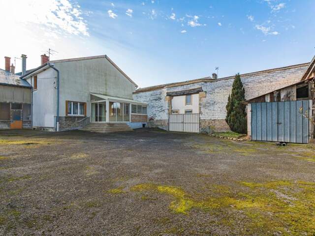 Corps de ferme, Maison, Dépendances et Terrain — photo du bien