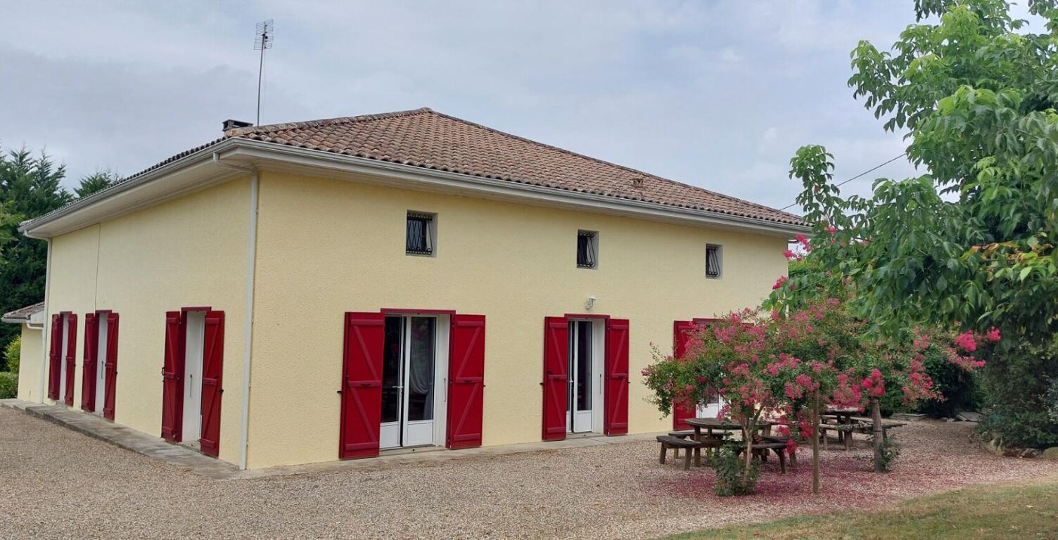 Ensemble immobilier  Grateloup Saint Gayrand : Maison 8 pièce(s) 303 m2 + Appartement T2  indépendant+ Dépendances — photo 1