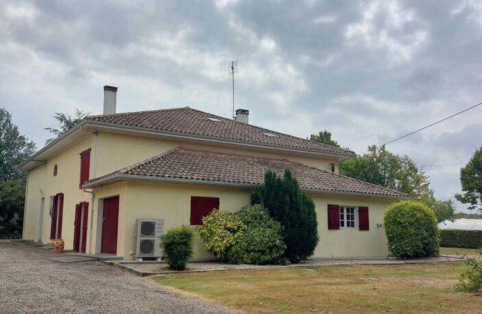 Ensemble immobilier  Grateloup Saint Gayrand : Maison 8 pièce(s) 303 m2 + Appartement T2  indépendant+ Dépendances — photo 3