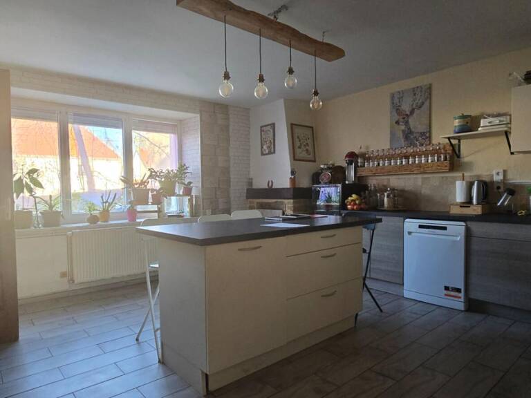 Maison en pierre 146m² rénovée situé à Frasne-le-Château — photo 1