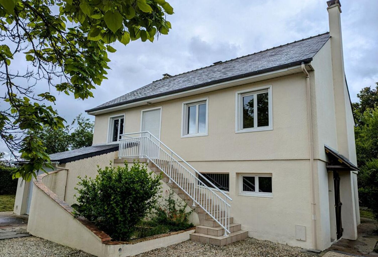 Maison Saint Etienne De Montluc 6 pièce(s) 150 m2 — photo 1