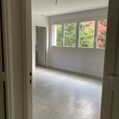 Appartement 4 pièces 495 €