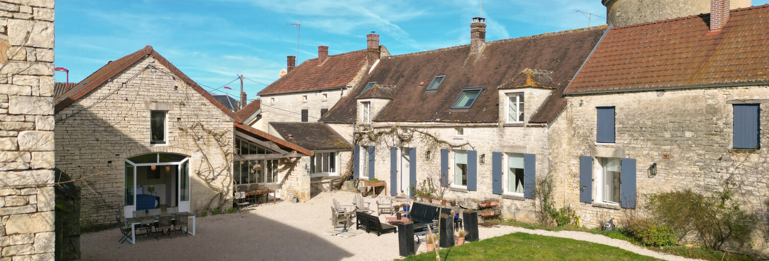 Maison 9 Pièces 300 m² à vendre à Noyers (89310)