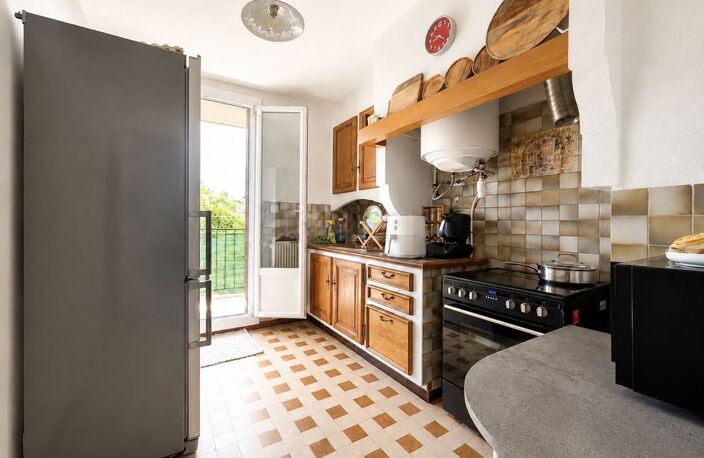 APPARTEMENT T2 47m² / 13013  / BALCON / PLACE DE PARKING — photo 2