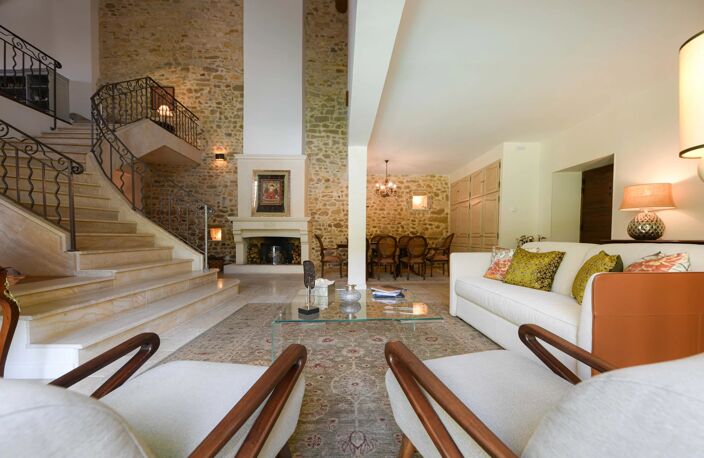 Superbe maison en pierre avec piscine dans un village avec comme — photo 2