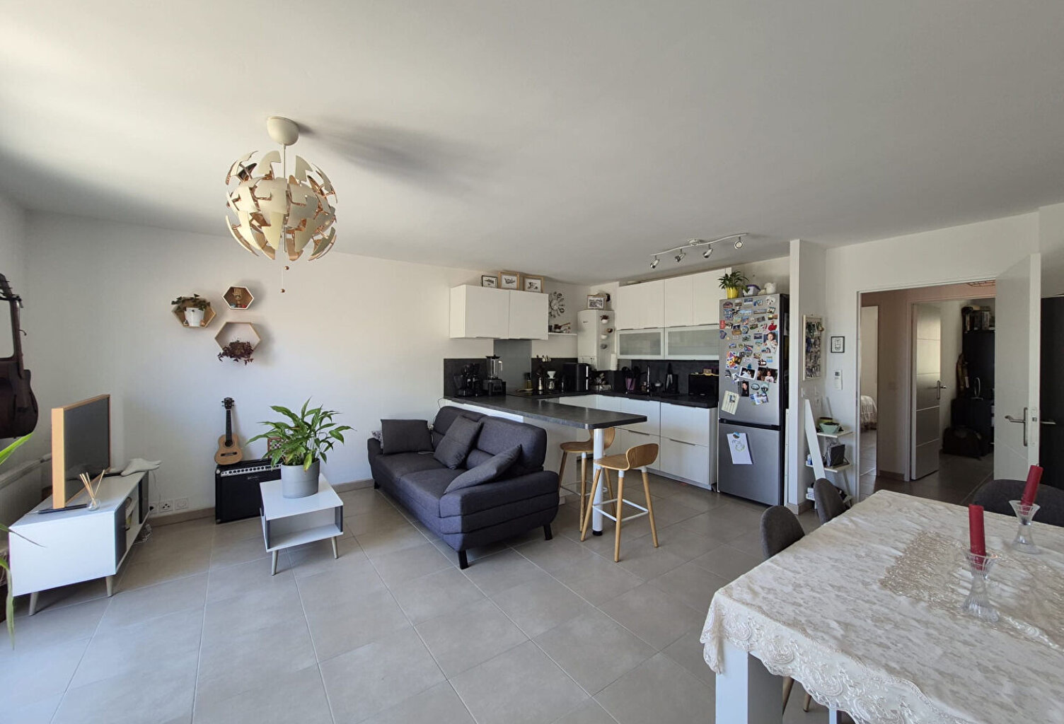 A VENDRE UN APPARTEMENT T3 RDC A LA COURONNE PROCHE CENTRE — photo 1
