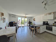 A VENDRE UN APPARTEMENT T3 RDC A LA COURONNE PROCHE CENTRE — photo 2