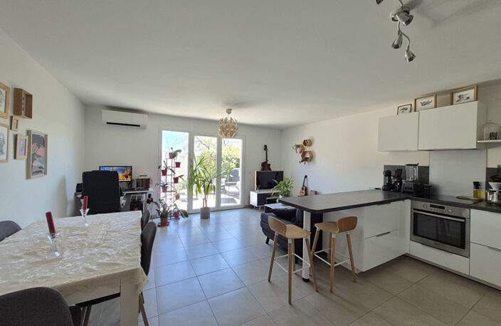 A VENDRE UN APPARTEMENT T3 RDC A LA COURONNE PROCHE CENTRE — photo 2