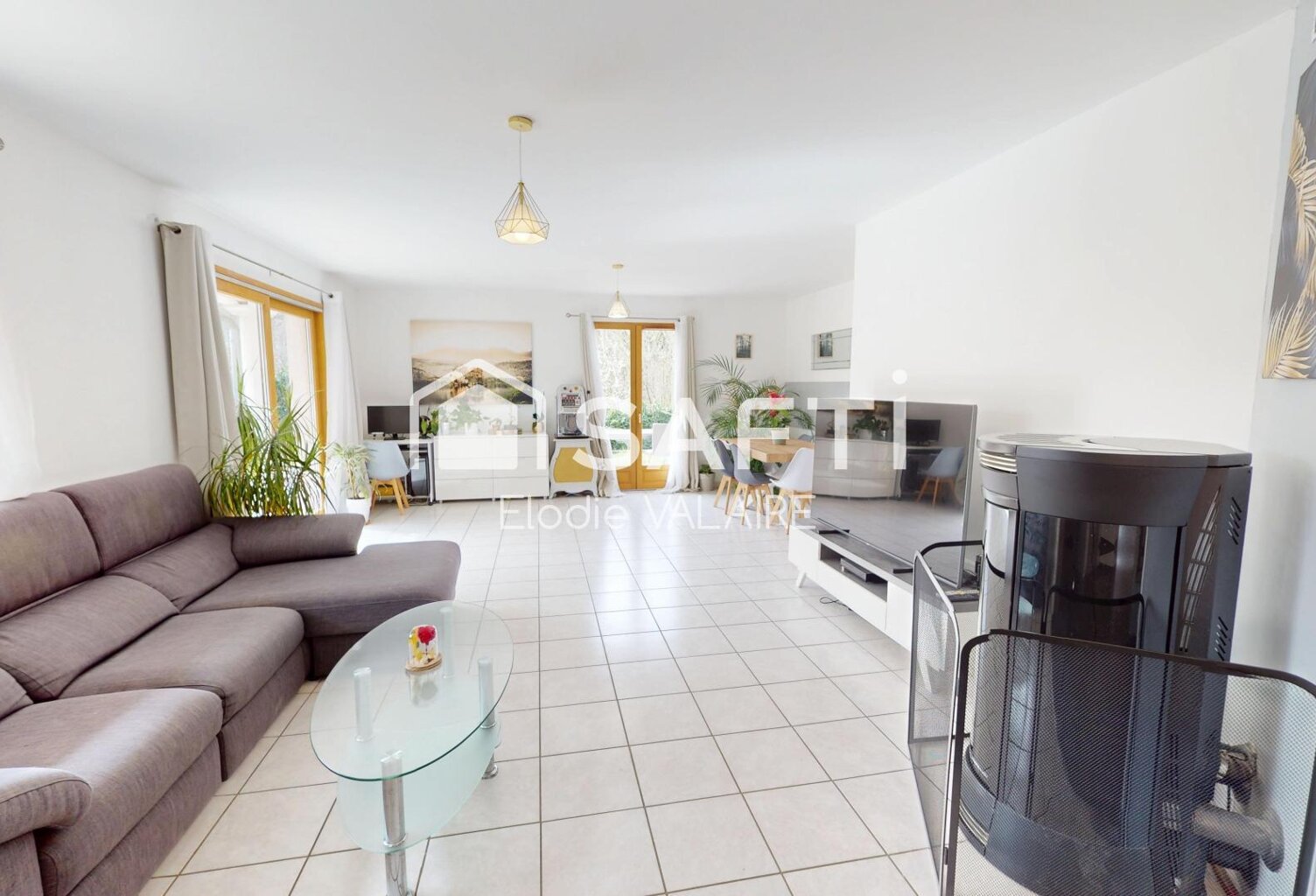 Maison individuelle plain-pied 142 m²  Piscine  Terrain 951 m²  Nivolas-Vermelle — photo 1