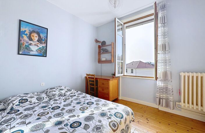 Maison économique, secteur résidentiel, au calme, vue montagnes, — photo 5