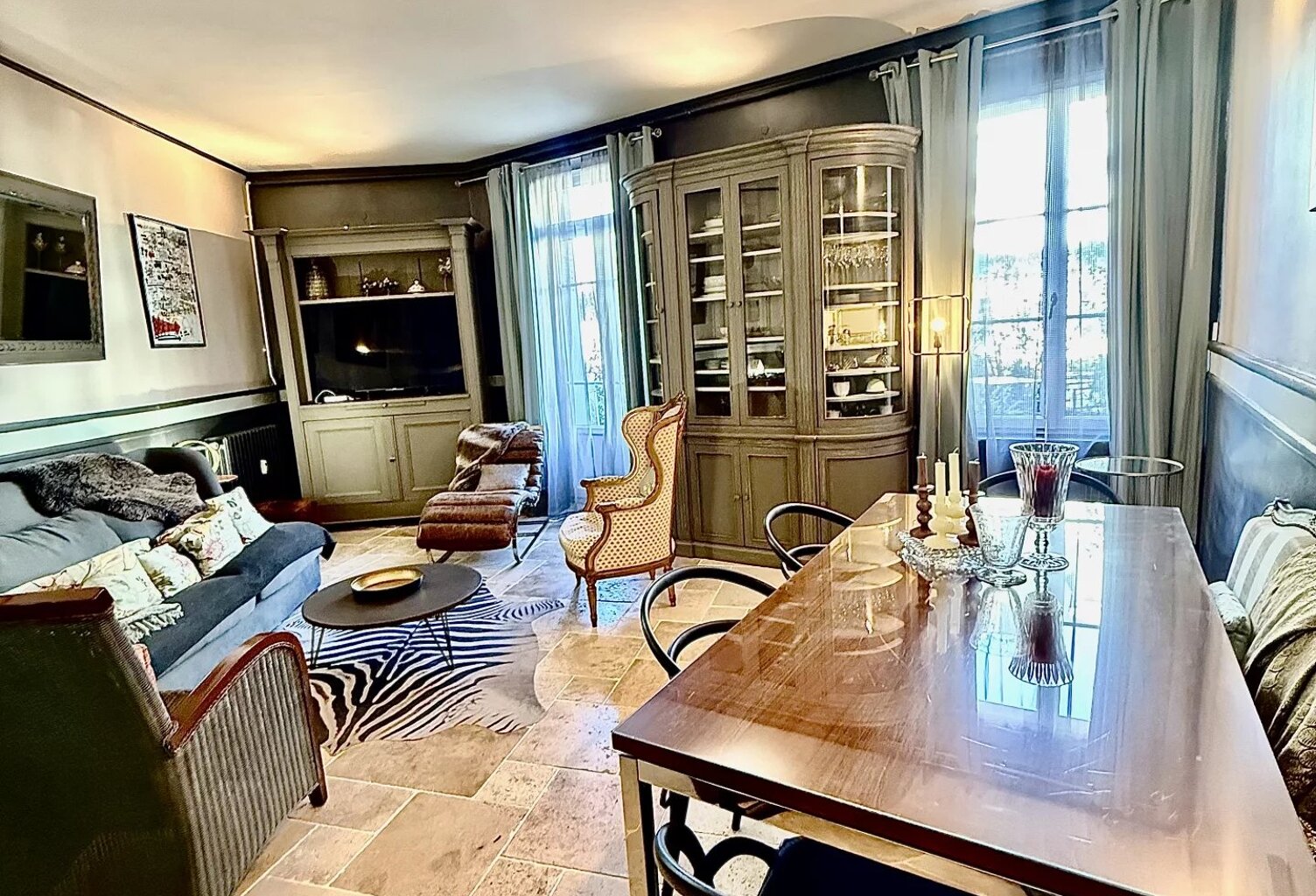 À VENDRE – SUPERBE APPARTEMENT RDCde 73m² AVEC TERRASSE ET JARDIN – EMPLACEMENT EXCEPTIONNEL — photo 1