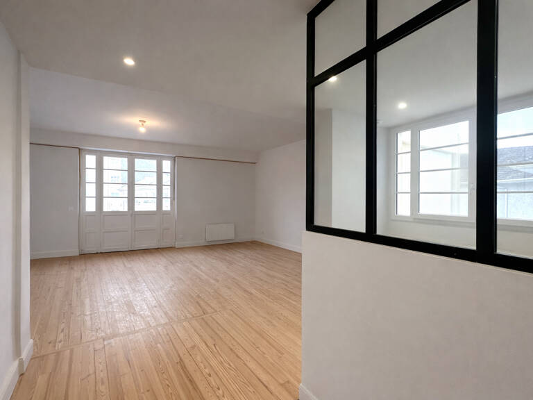 Appartement  5 pièce(s) 95 m2 balcon et cave — photo 1