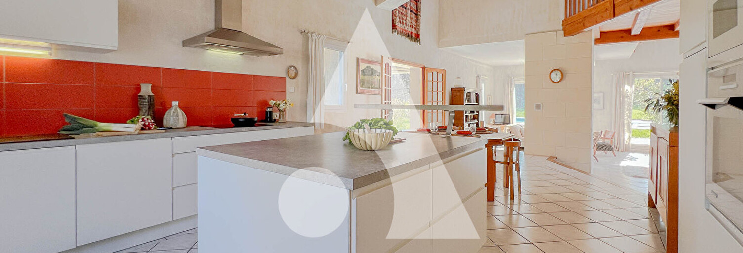 Maison 10 Pièces 262 m² à vendre à Saintes (17100)