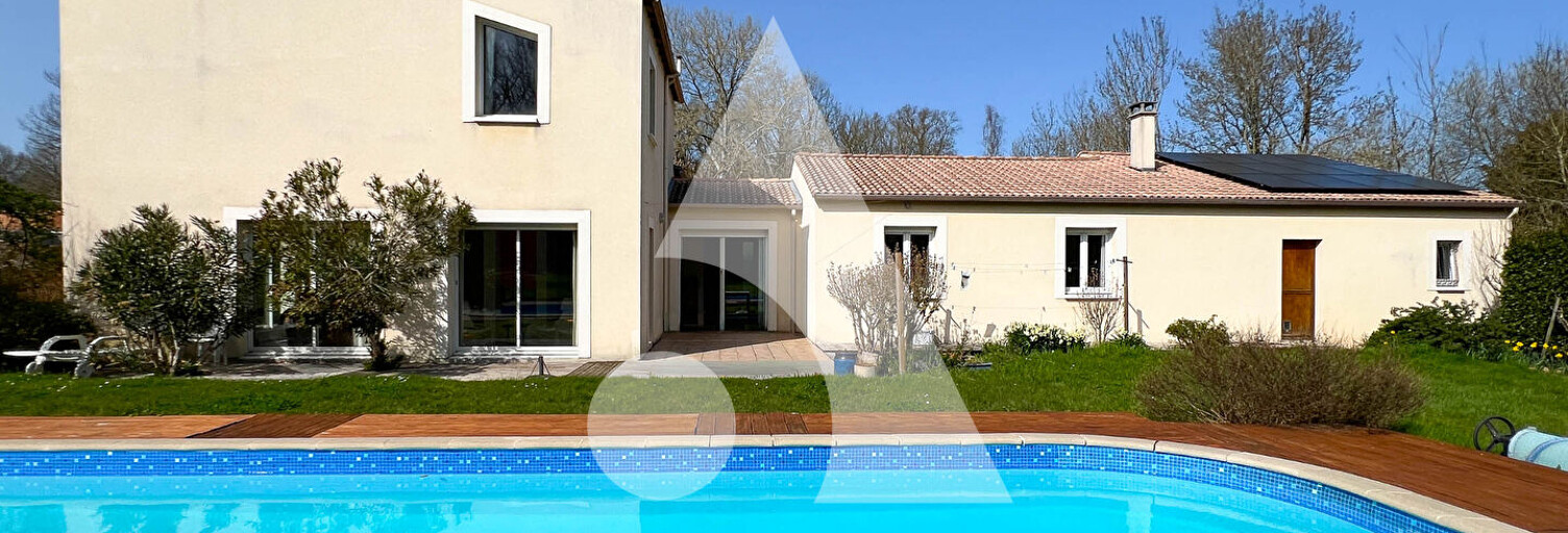 Maison 10 Pièces 262 m² à vendre à Saintes (17100)