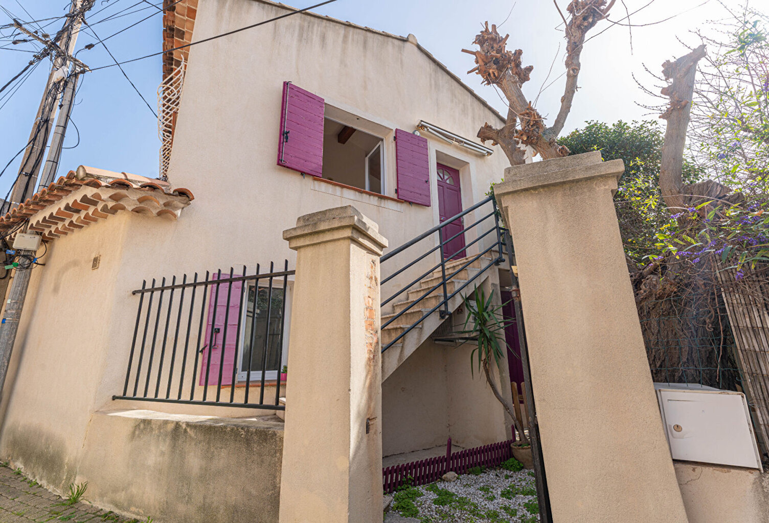 A VENDRE HAUT DE VILLA _  APPARTEMENT TYPE T3 AVEC TERRASSE CENTRE SAUSSET LES PINS — photo 1