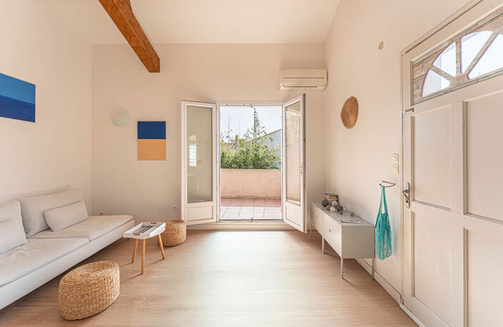A VENDRE HAUT DE VILLA _  APPARTEMENT TYPE T3 AVEC TERRASSE CENTRE SAUSSET LES PINS — photo 2
