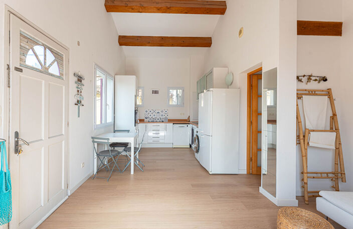 A VENDRE HAUT DE VILLA _  APPARTEMENT TYPE T3 AVEC TERRASSE CENTRE SAUSSET LES PINS — photo 3