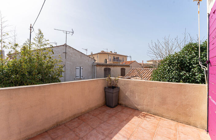A VENDRE HAUT DE VILLA _  APPARTEMENT TYPE T3 AVEC TERRASSE CENTRE SAUSSET LES PINS — photo 5