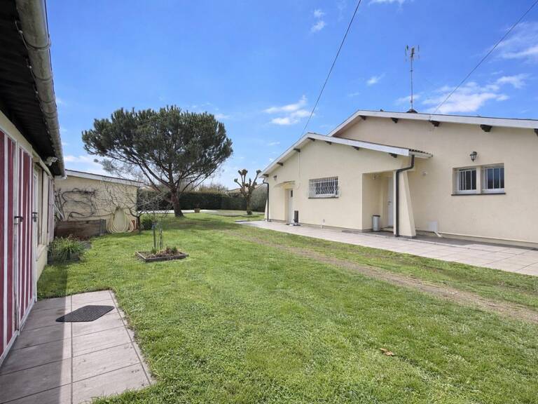 Maison piscine et dépendance sur 1 041 m² — photo 1