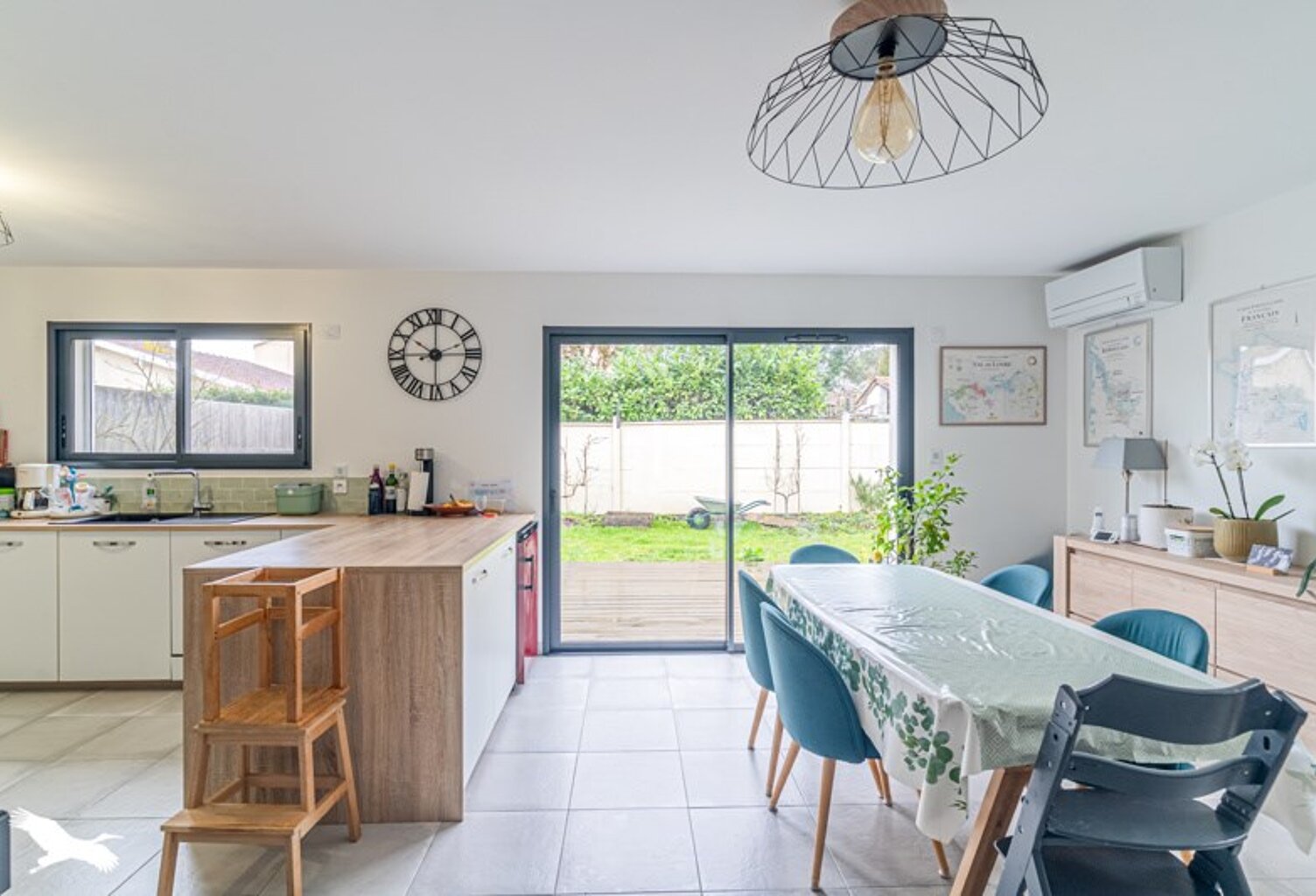 Contemporaine de 5 pièces principales — photo 1