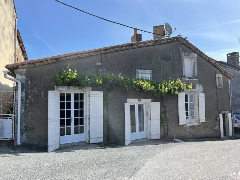 Maison en pierre de 4 pièces principales — photo 1