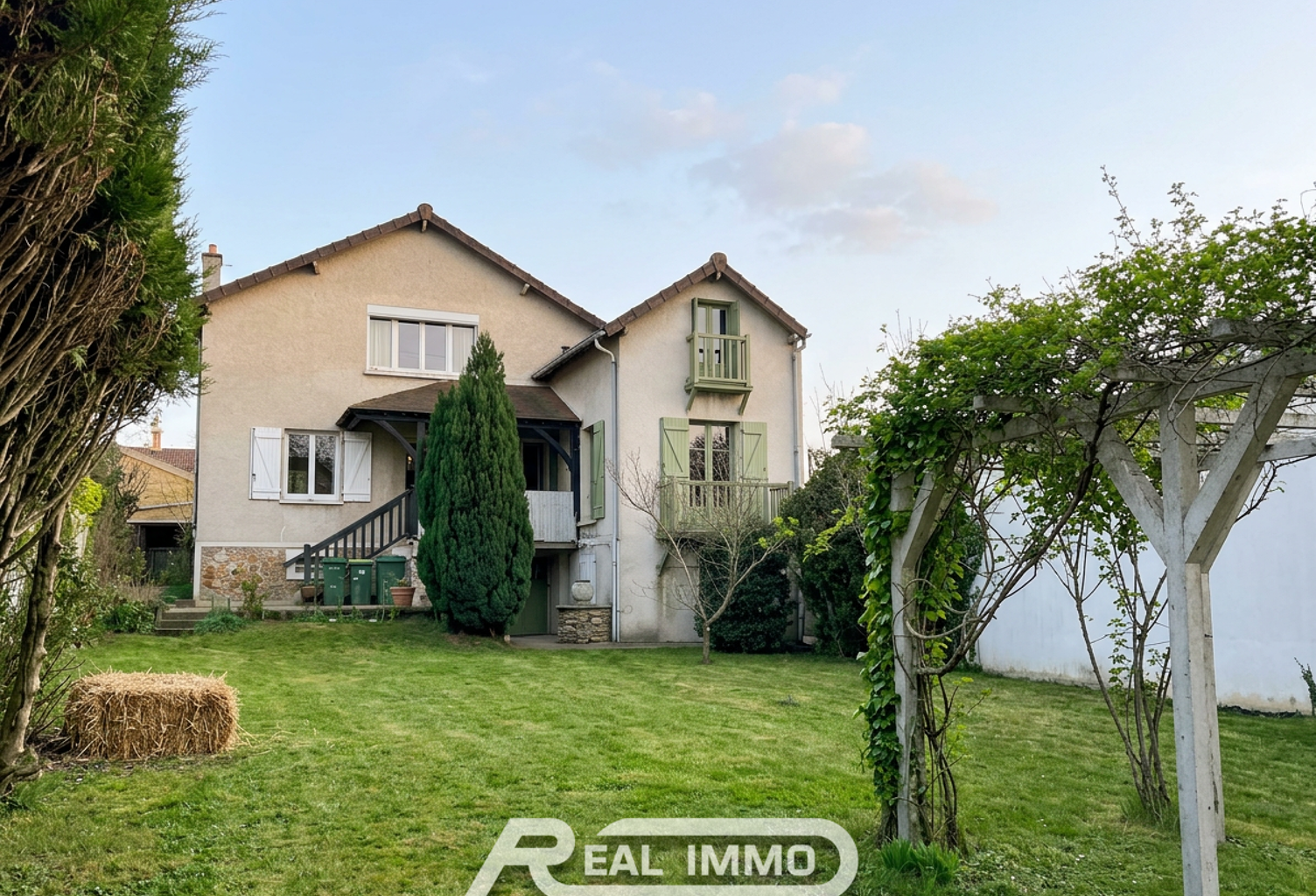 MAISON ANCIENNE AVEC GARAGE ET JARDIN — photo 1