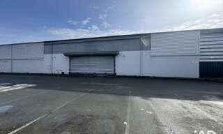 Commerce  1070 m² à louer à Mirebeau (86110)