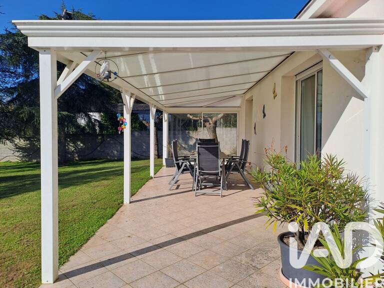 Vente Maison/villa 8 pièces — photo 1